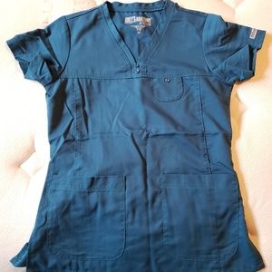 XS scrub top
